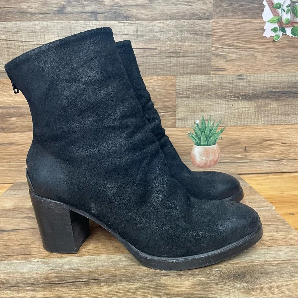 The last conspiracy Angela suede ankle boot womens 39/ 8.5 whimsigoth block heel